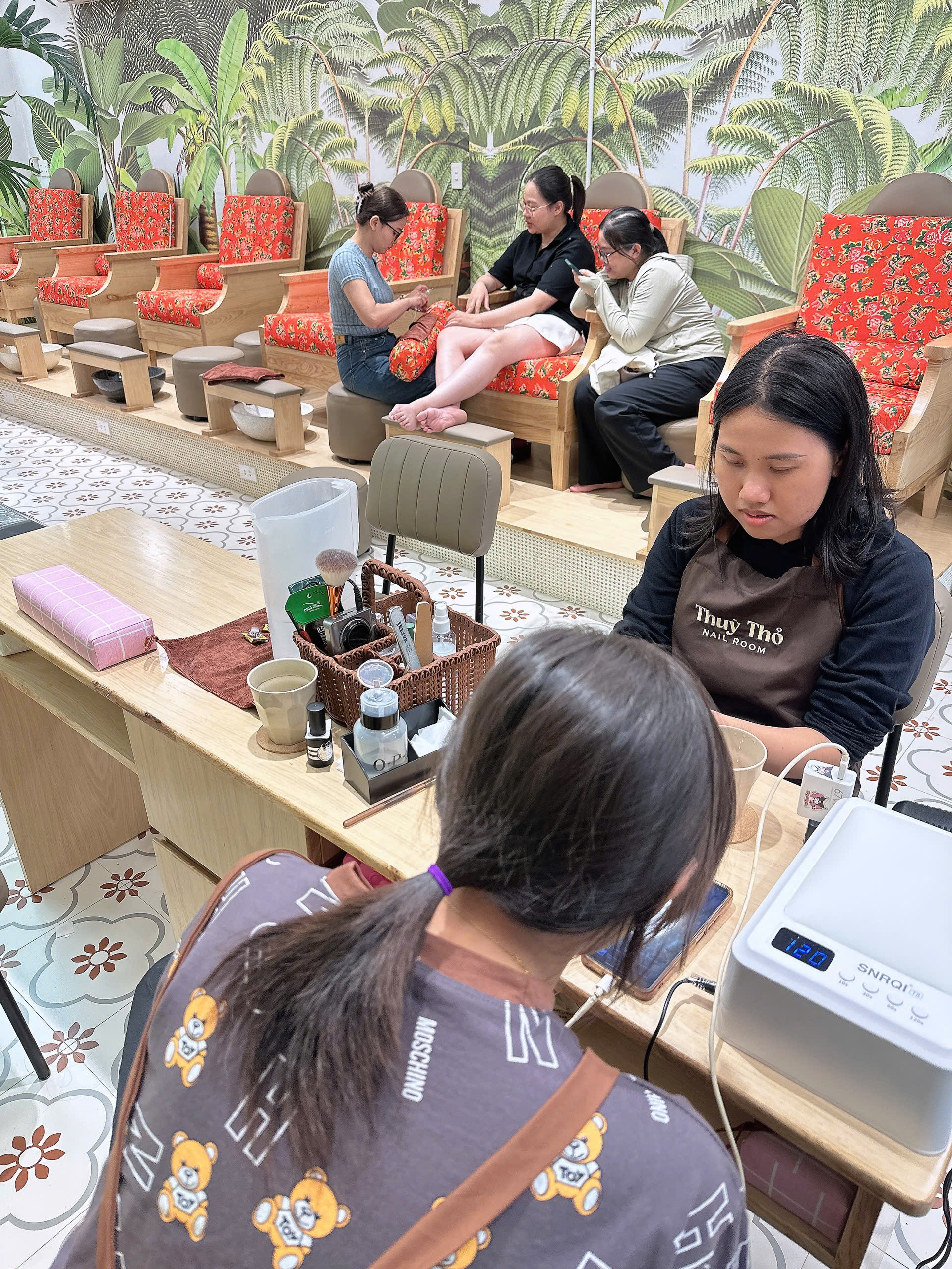 Bí Quyết Sở Hữu Bộ Nail "Vạn Người Mê" Tại Nail Salon Đà Nẵng