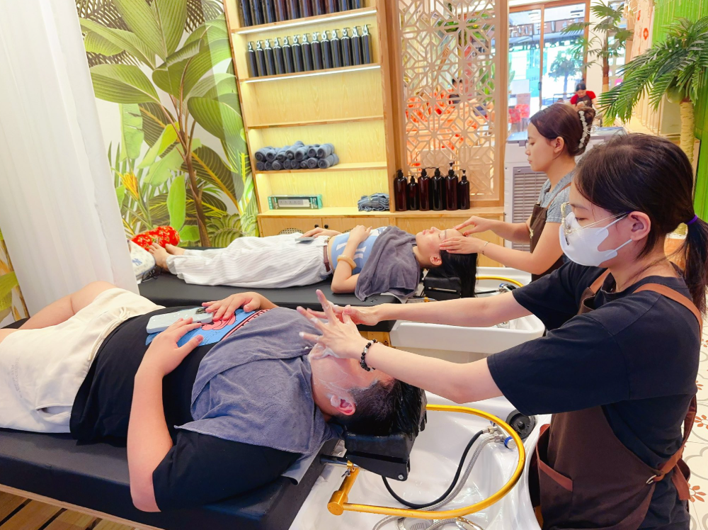 Đánh Thức Giác Quan Với Liệu Trình Gội Đầu Thư Giãn Tại Thùy Thỏ