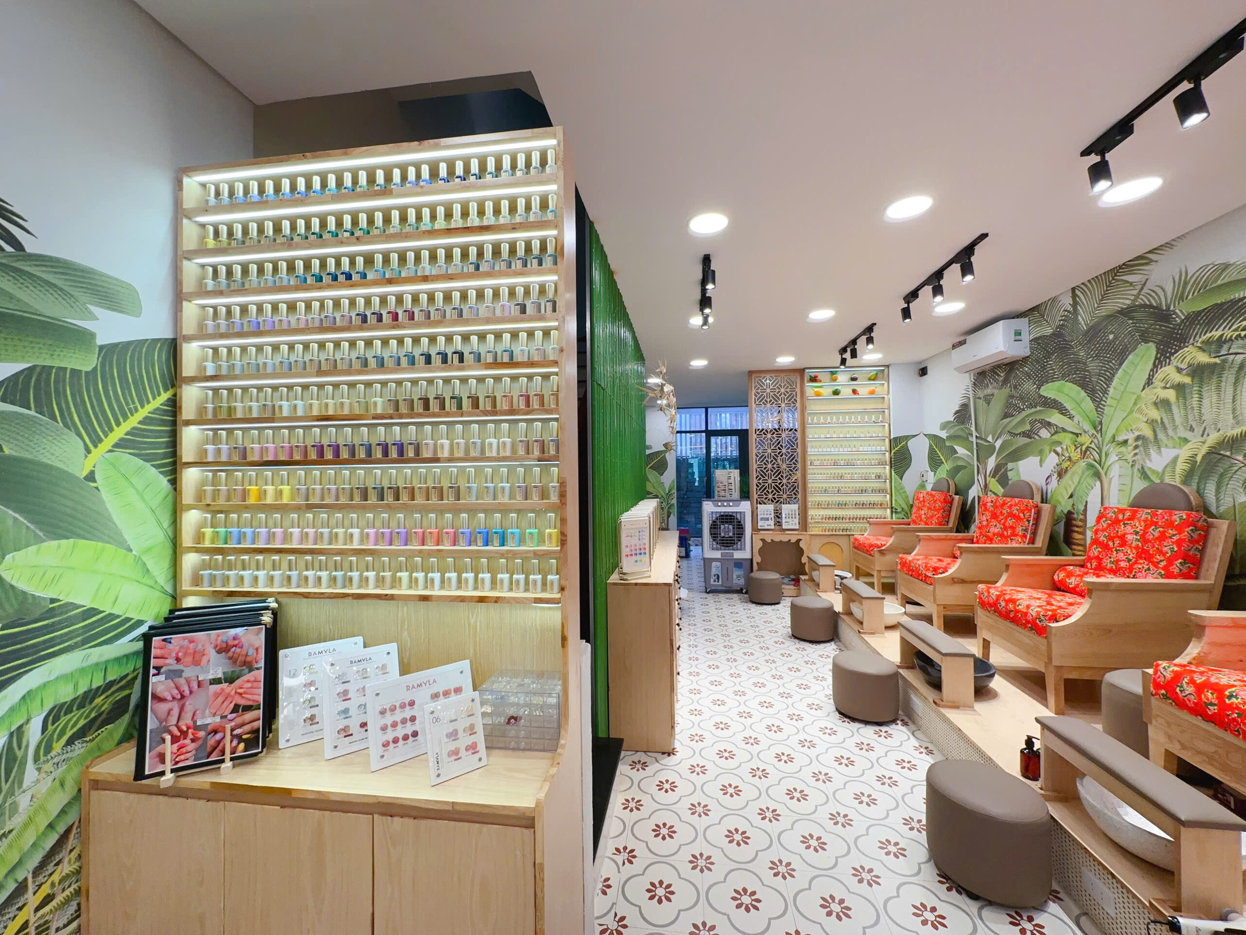 Nail Art Đà Nẵng: Thùy Thỏ - Nơi Những Bộ Móng Nghệ Thuật Biết Nói