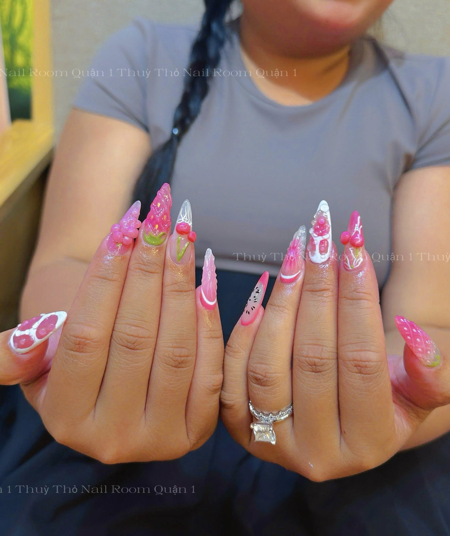 Nail Tết Cho Cô Nàng Cá Tính: "Bánh Bèo" Nhưng Vẫn Rất Có Gu