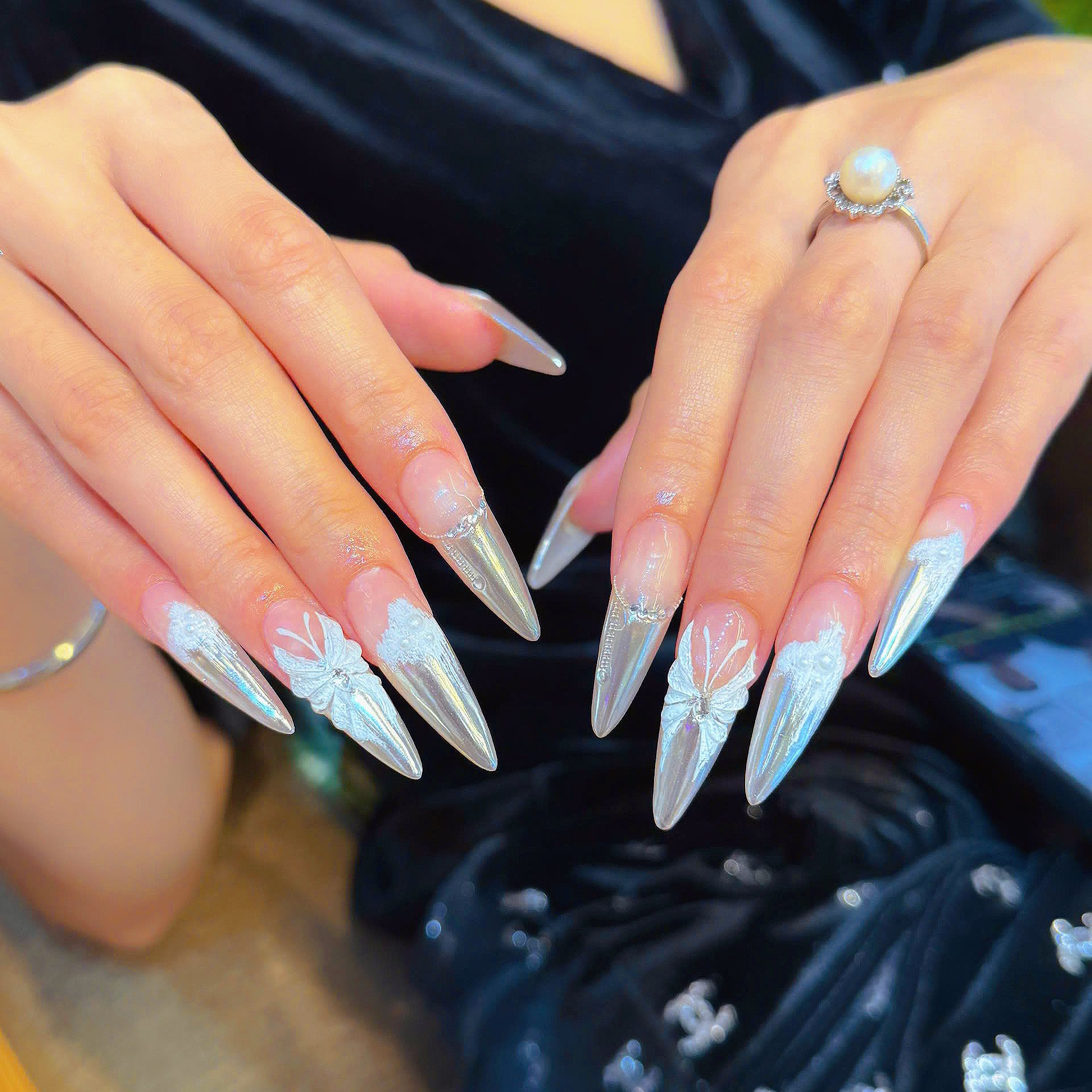 Nail Tết Cho Cô Nàng Cá Tính: "Bánh Bèo" Nhưng Vẫn Rất Có Gu