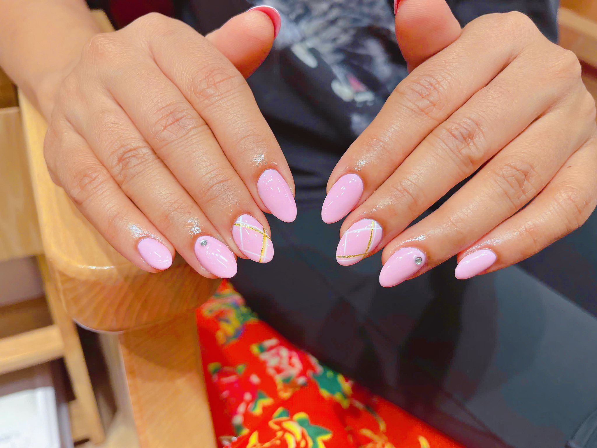 Nail Tết Tối Giản: Đẹp Nhẹ Nhàng Nhưng Càng Nhìn Càng Cuốn