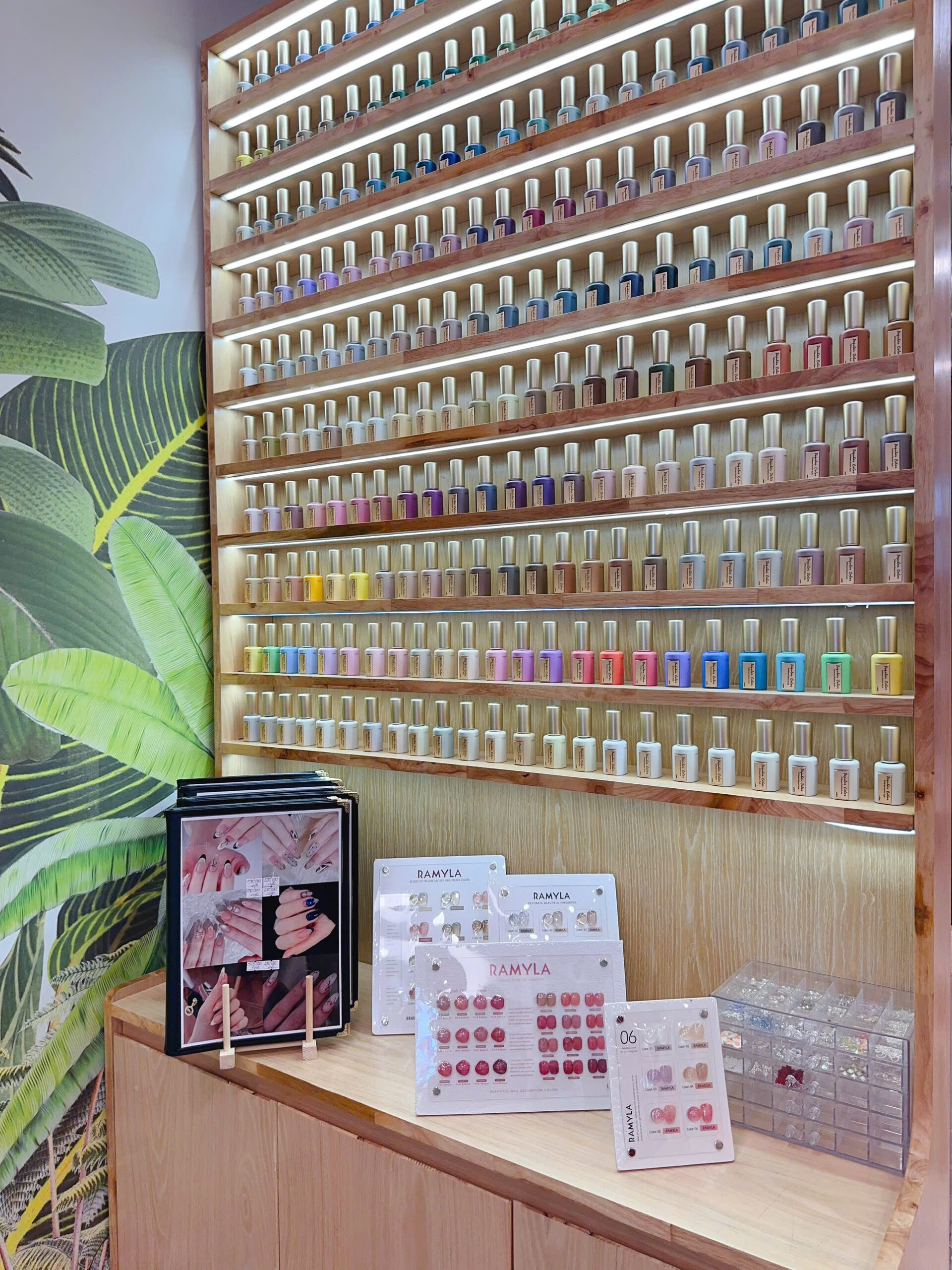 Nail Salon For Tourists Da Nang – Tiệm Nail Chuyên Phục Vụ Khách Du Lịch