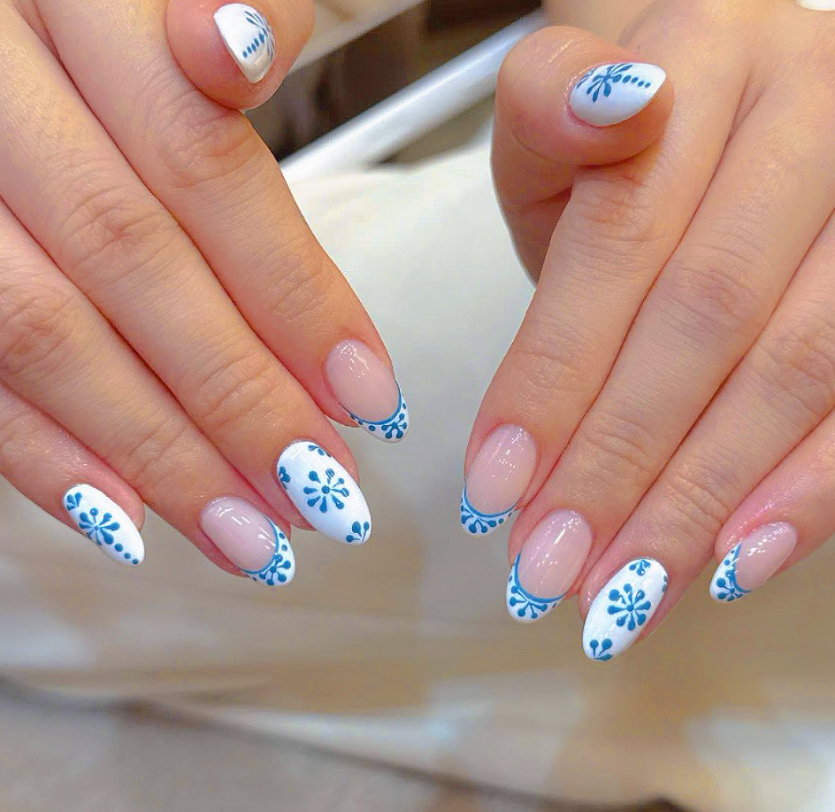 Nail Salon Near My Khe Beach – Tiệm Nail Gần Biển Mỹ Khê Được Khách Du Lịch Yêu Thích