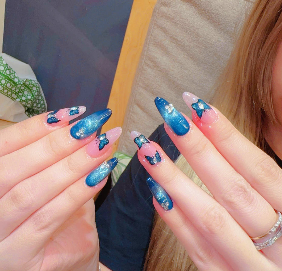 Nail Salon Near My Khe Beach – Tiệm Nail Gần Biển Mỹ Khê Được Khách Du Lịch Yêu Thích