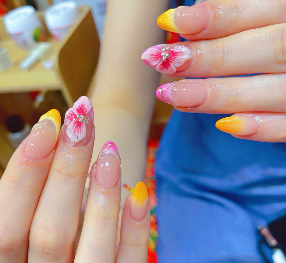 Chọn Nail Theo Outfit Mùa Hè – Đi Biển, Đi Phố Hay Đi Tiệc Đều Hợp