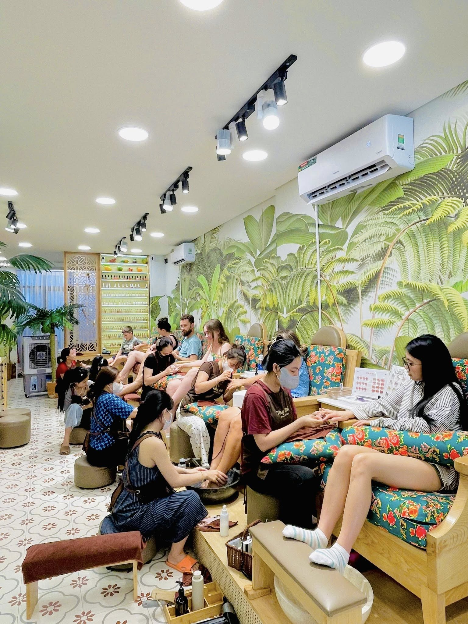 Manicure & Pedicure District 1 - Trải Nghiệm Đẳng Cấp Tại Thuỳ Thỏ Nail
