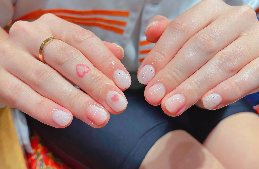 Nail Hè Tối Giản – Nhẹ Nhàng Nhưng Càng Nhìn Càng Cuốn