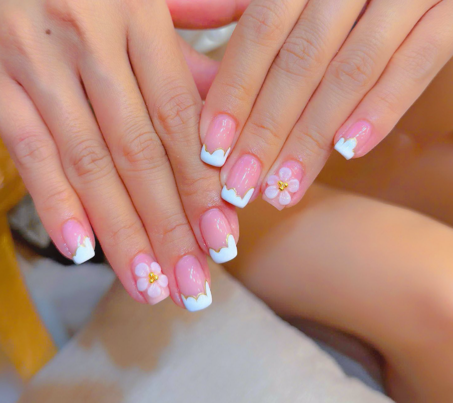 Nail Mùa Hè Cho Dịp Lễ 30/4 – 1/5: Chuẩn Bị Móng Xinh Cho Kỳ Nghỉ Dài Ngày