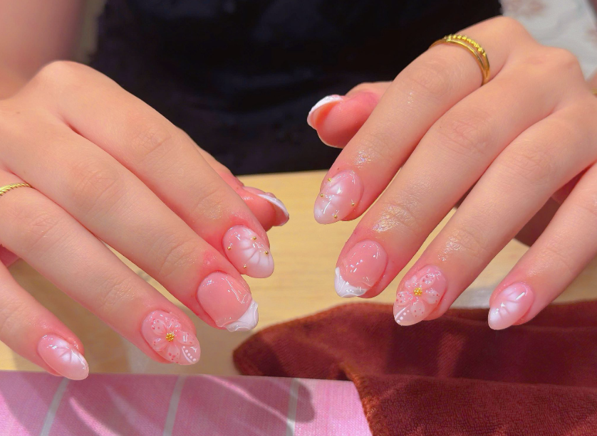 Nail Mùa Hè Cho Dịp Lễ 30/4 – 1/5: Chuẩn Bị Móng Xinh Cho Kỳ Nghỉ Dài Ngày