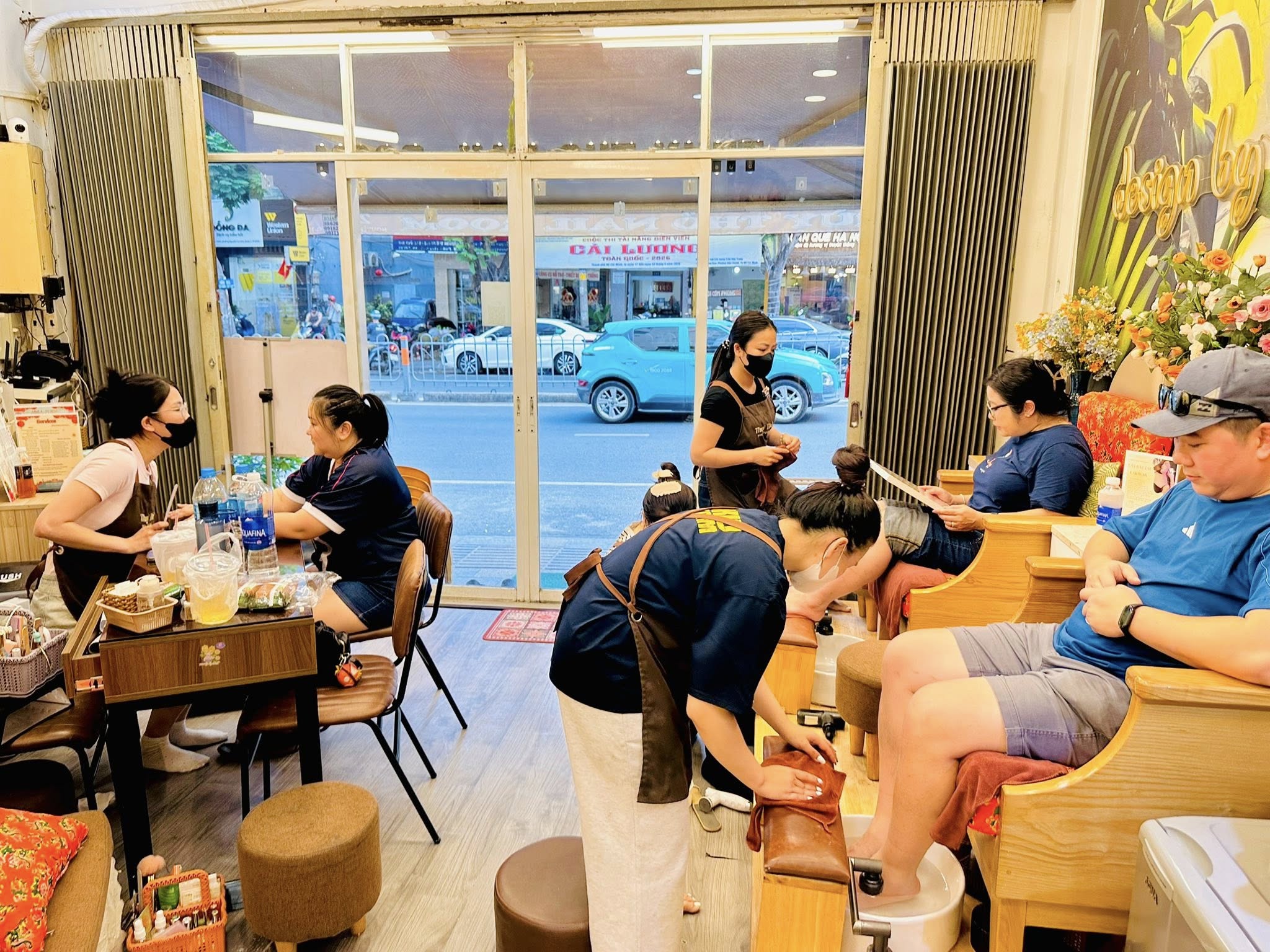 Tourist Friendly Nail Salon – Tiệm Nail Thân Thiện Với Khách Du Lịch Tại Sài Gòn