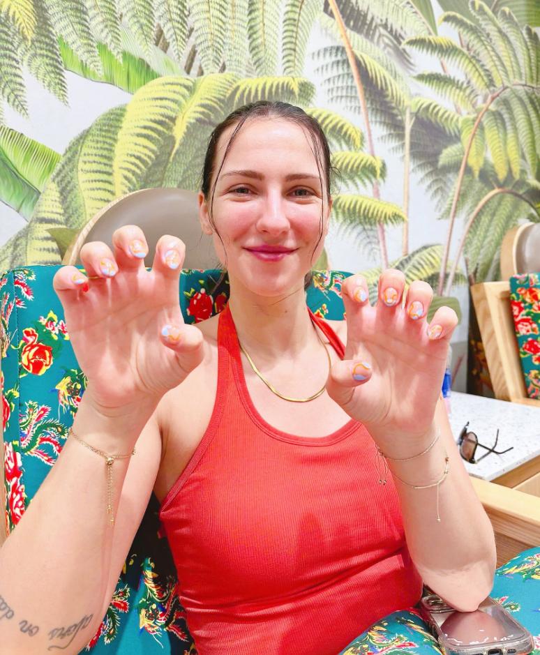 How to Choose the Best Nail Salon in Da Nang: The Ultimate Guide to Perfect Vacation Nails