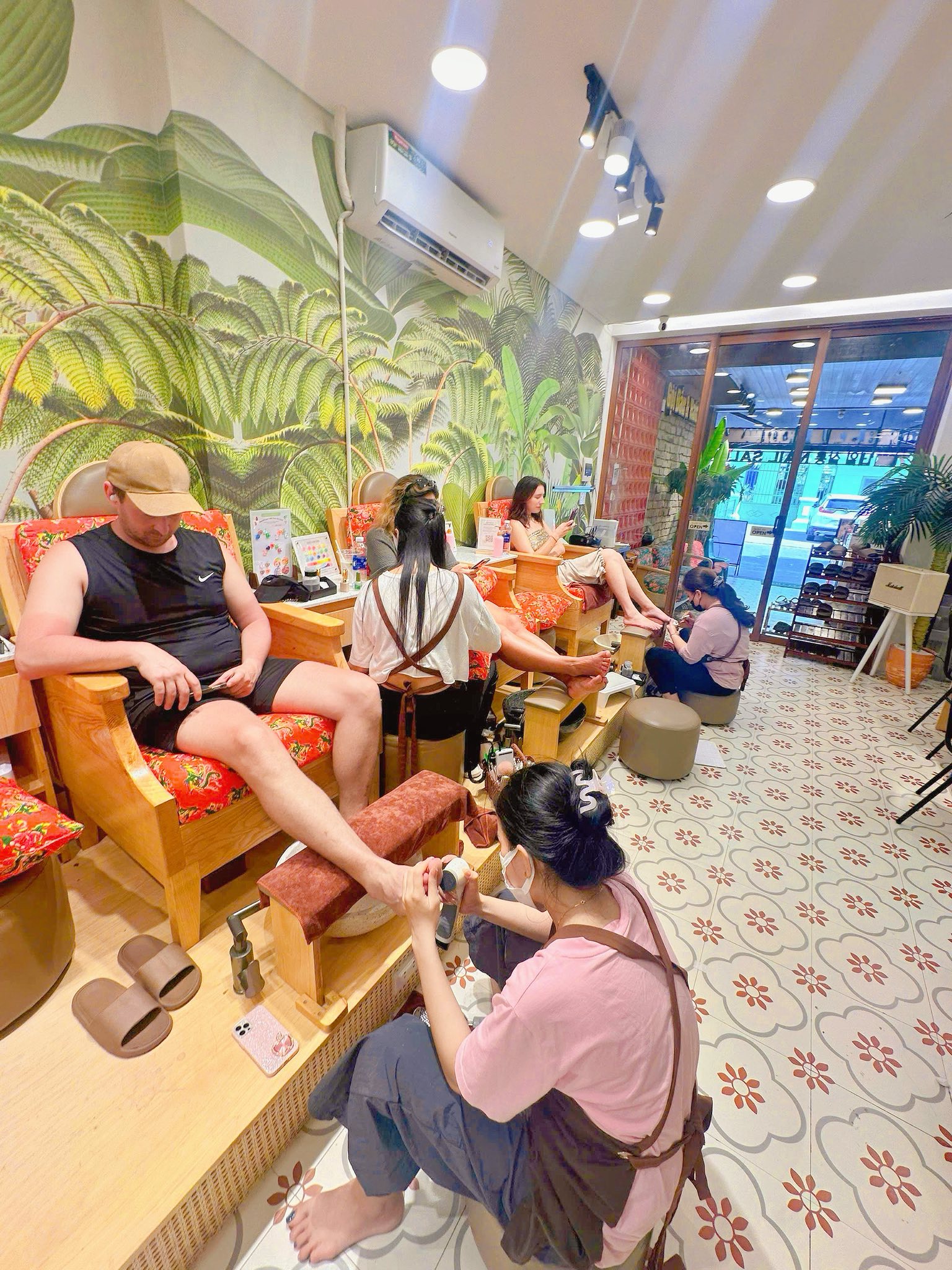Professional Pedicure in HCMC: Treat Your Feet at Thùy Thỏ Nail & Spa